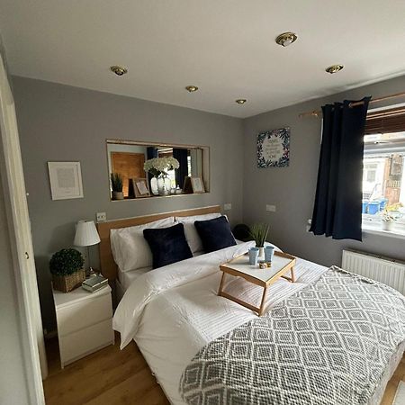 Amazing En-Suite Apartment In Finchley Central London Kültér fotó