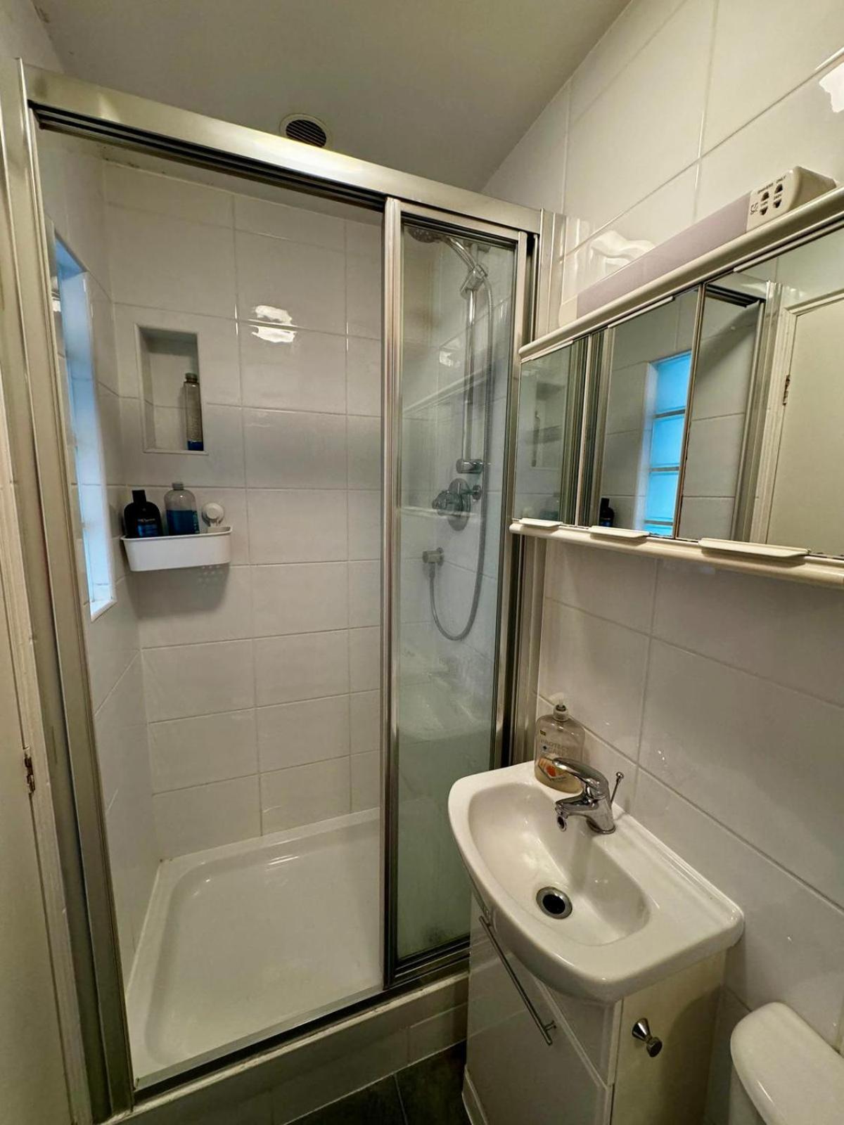Amazing En-Suite Apartment In Finchley Central London Kültér fotó