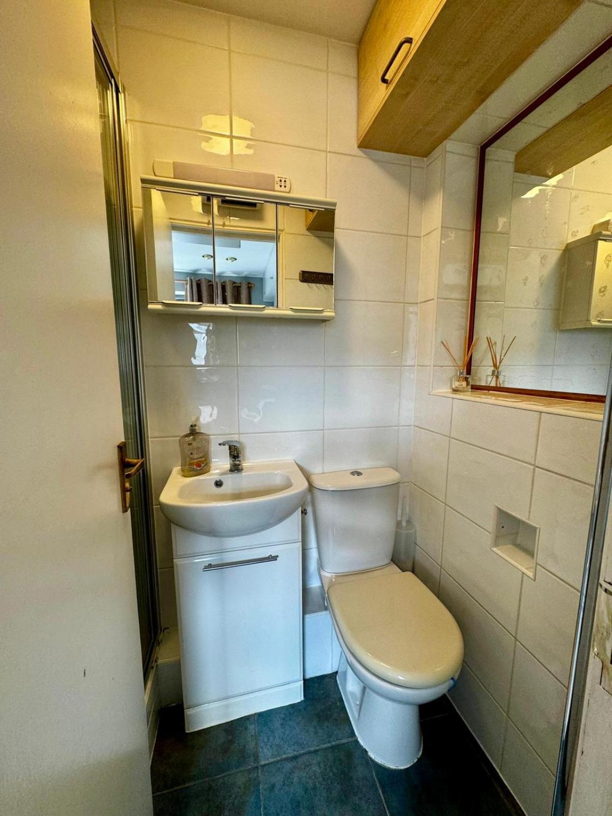 Amazing En-Suite Apartment In Finchley Central London Kültér fotó