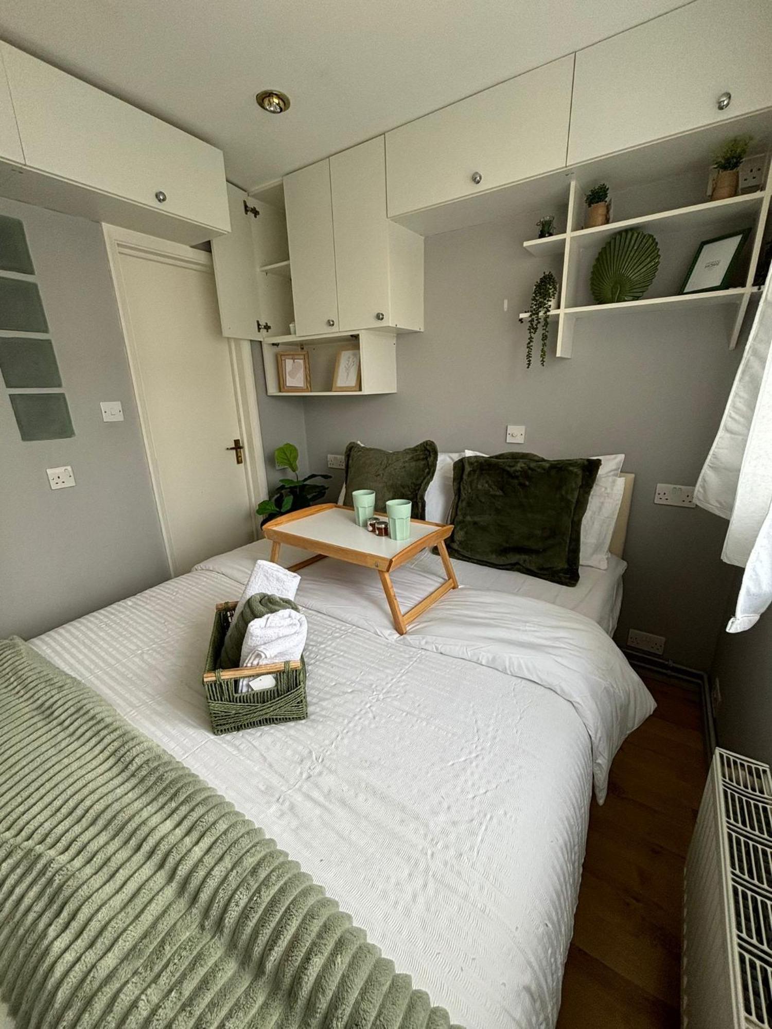 Amazing En-Suite Apartment In Finchley Central London Kültér fotó